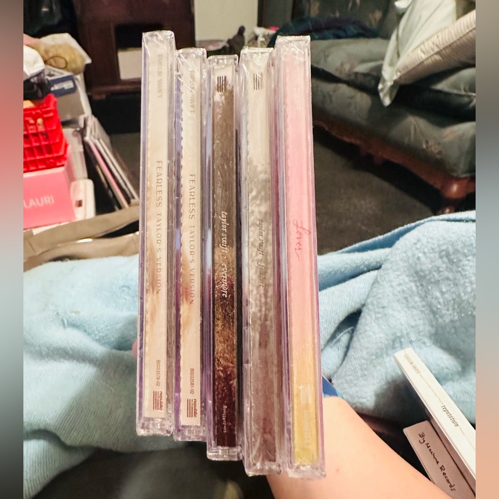 Taylor swift CDs